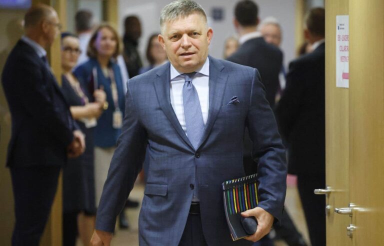 Victim of an attack, Slovak Prime Minister Robert Fico is between life and death