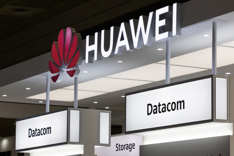 Washington revokes Huawei export licenses