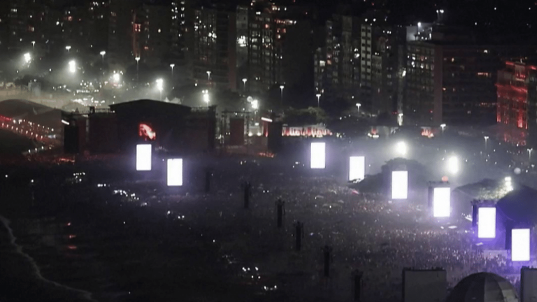 a historic concert in Rio for his 40 years of career