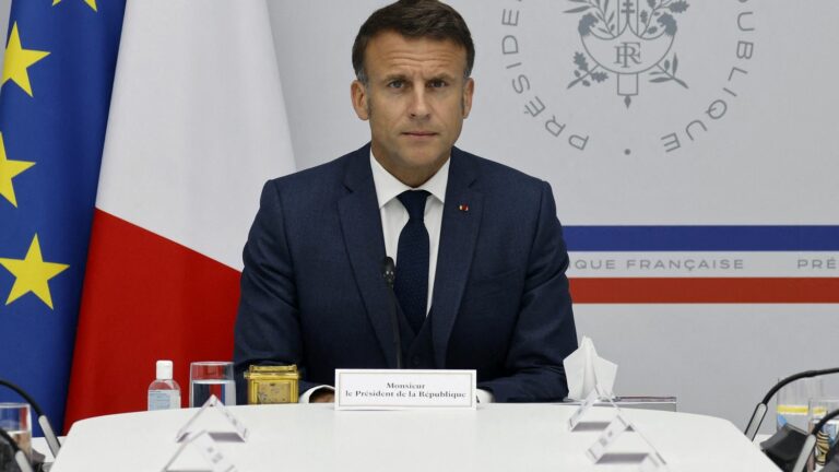 by demanding “essential reforms” from the Palestinian Authority, is Emmanuel Macron procrastinating?