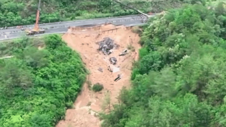 cars trapped after highway collapse