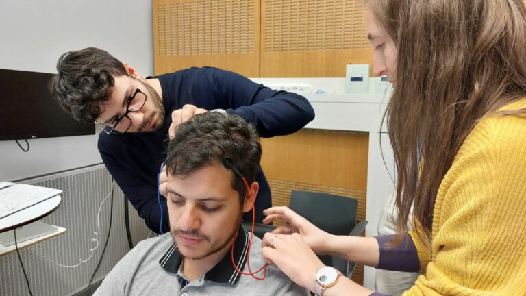 electrostimulation, a new solution to reach the brain without surgery?