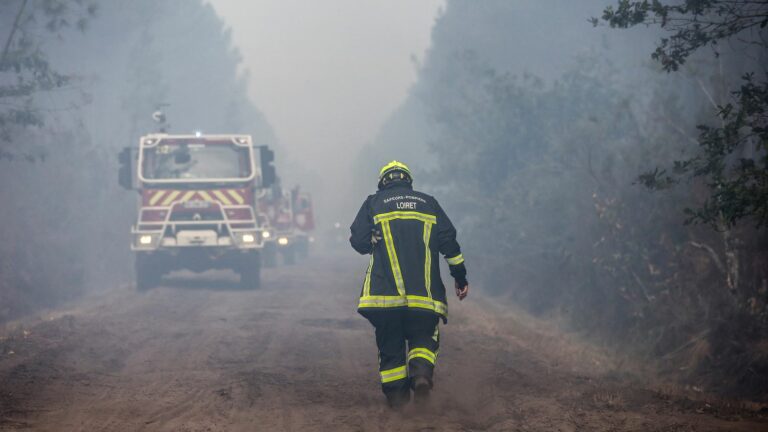 firefighters demonstrate for their health