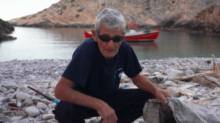 in Greece, some fishermen give up fish to clean the sea