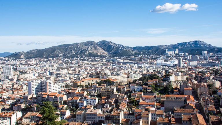 in Marseille, the housing bill worries current HLM tenants