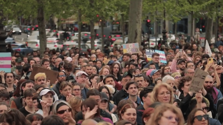 in Paris, activists mobilize in the face of a transphobic offensive