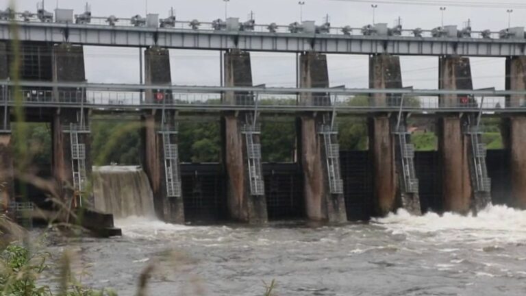 in Saint-Capraise-de-Lalinde, a dam financed by the European Union