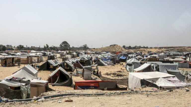 in the south of the Gaza Strip, hundreds of thousands of displaced people live in chaos