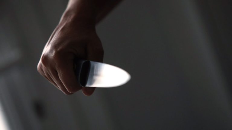 killing with a knife is the most common mode of operation