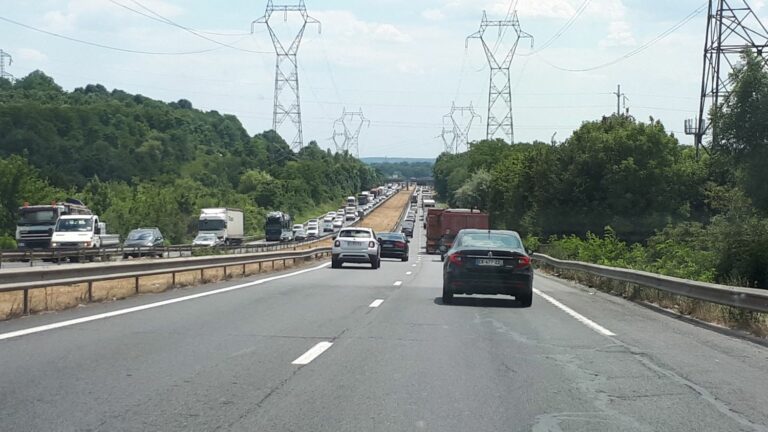 one person killed, three others in absolute emergency, after an accident on the A104 motorway