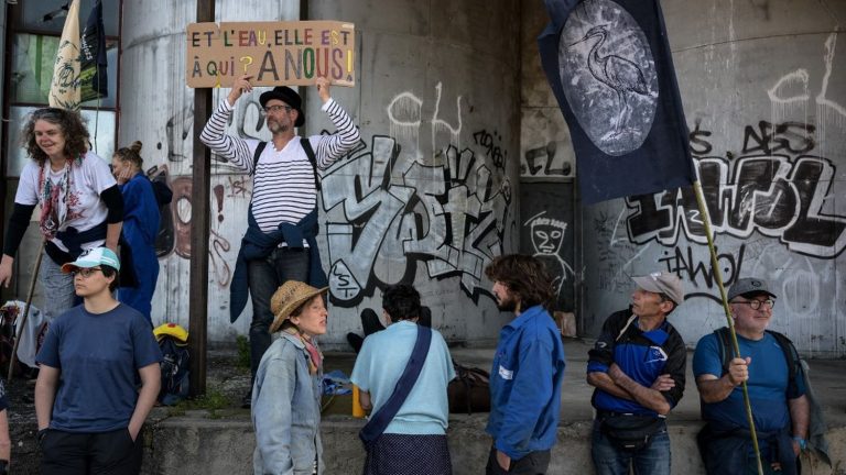 several thousand people demonstrate in Puy-de-Dôme