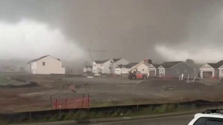 storms surge with tornadoes