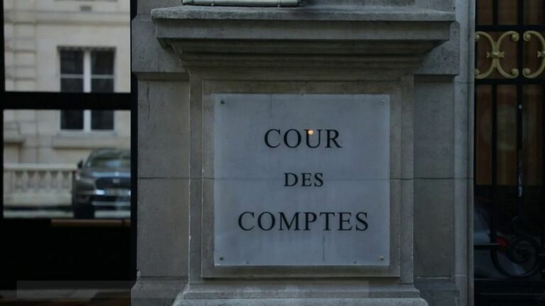 the Court of Auditors recommends no longer compensating sick leave of less than eight days