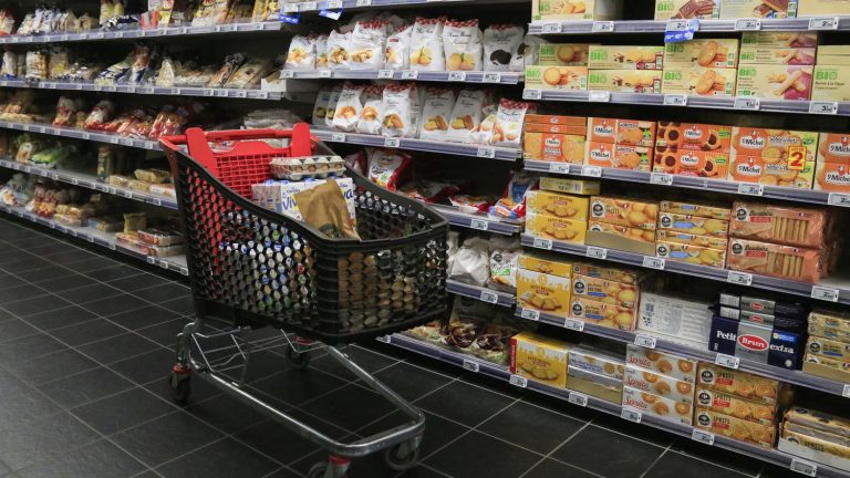 the order requiring supermarkets to inform consumers through a display was published in the Official Journal