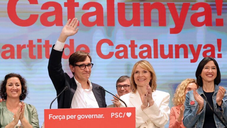 the separatists lose their majority to the socialists of Pedro Sanchez