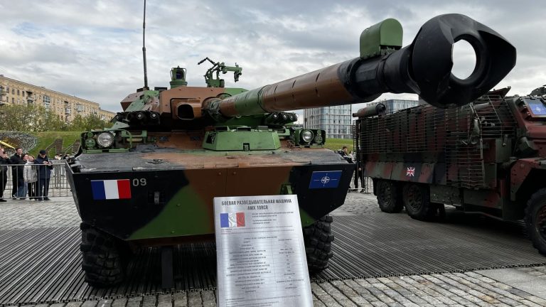 to celebrate the “victory” of the Second World War, Moscow displays tanks captured during the war in Ukraine