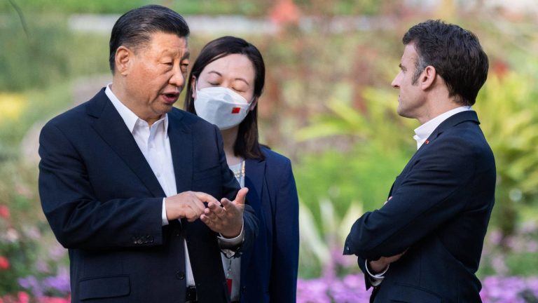 what is the program of the Chinese president, received by Emmanuel Macron?