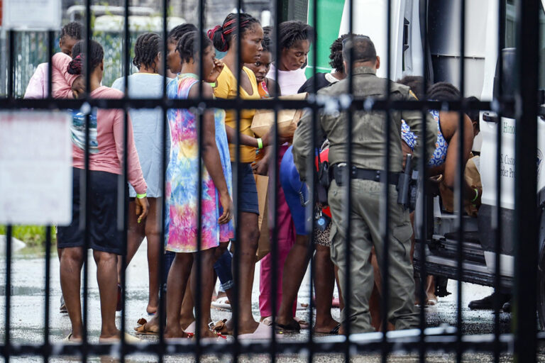 A hundred Haitian migrants reach Florida aboard a sailboat