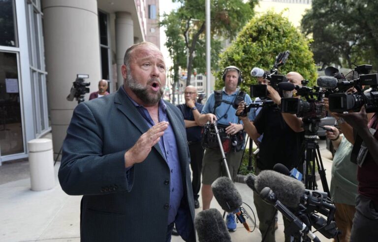 American justice authorizes the liquidation of the assets of conspiracy theorist Alex Jones