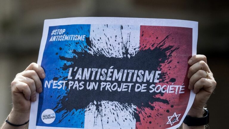 Anti-Semitism remains ‘more pronounced on the right than on the left’, says report