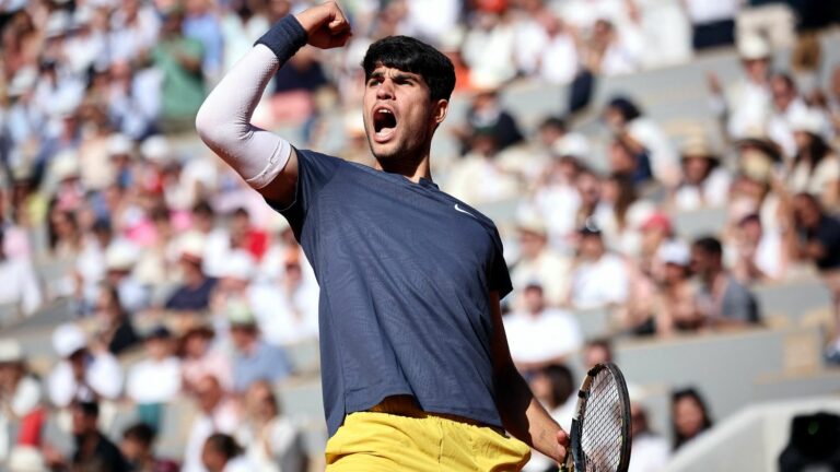 Carlos Alcaraz crowned for the first time at Roland-Garros after a five-set final against Alexander Zverev