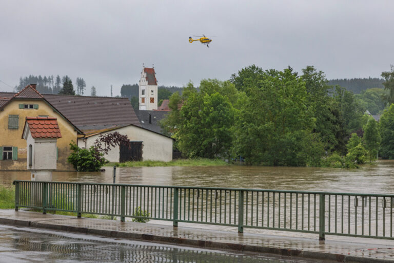 Continued rain causes flooding in southern Germany