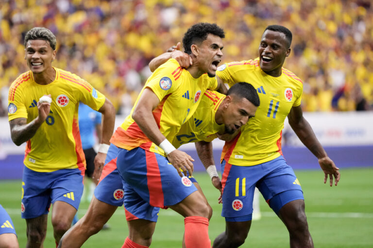 Copa America |  Colombia defeats Paraguay 2-1 and wins a 9th match in a row