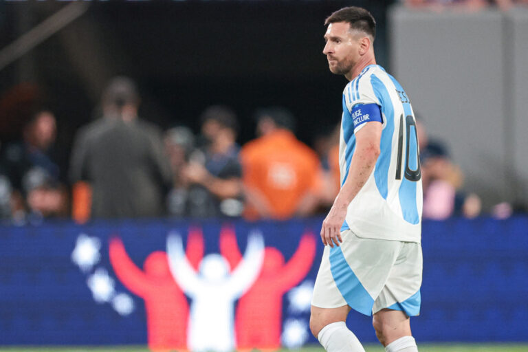 Copa America |  Messi hopes leg injury is minor