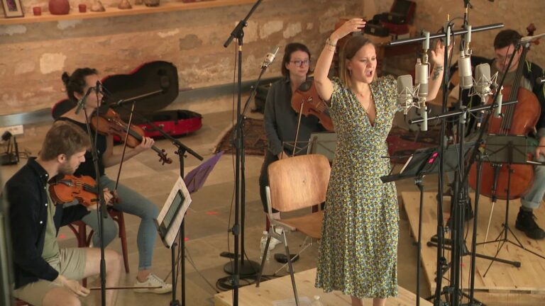 Corsican mezzo-soprano Eléonore Pancrazi records her new album in a Charente studio