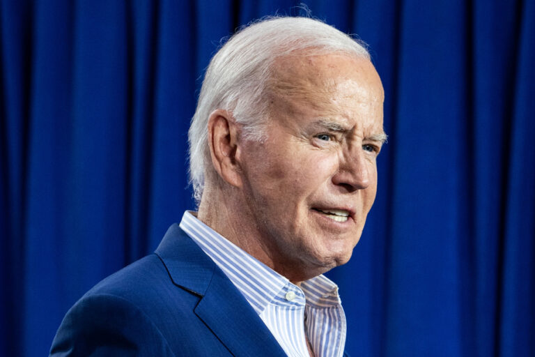 Democratic leaders close ranks around Joe Biden