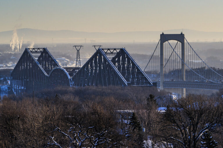 Economic security and the third link |  Duclos proposes lowering the deck of the Quebec Bridge