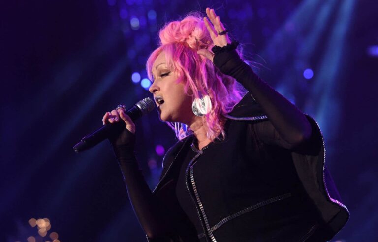 Farewell tour for singer Cyndi Lauper