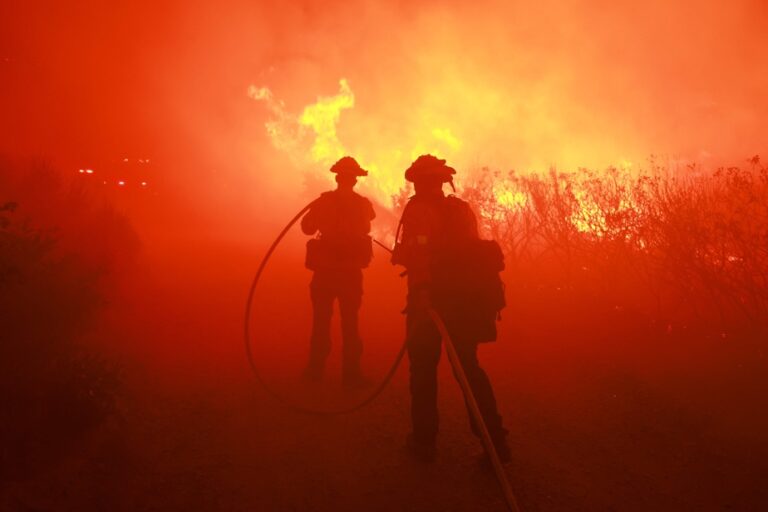 First major fire of the year burns in Los Angeles area