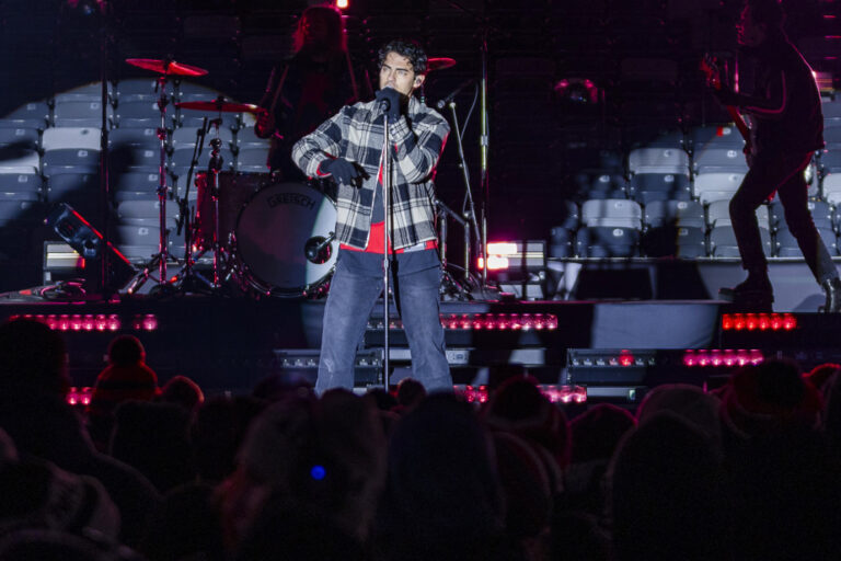 Gray Cup |  The Jonas Brothers featured at halftime