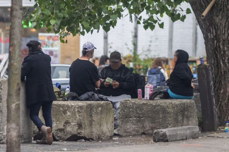 Homeless shelters |  Neighbors demand $25,000