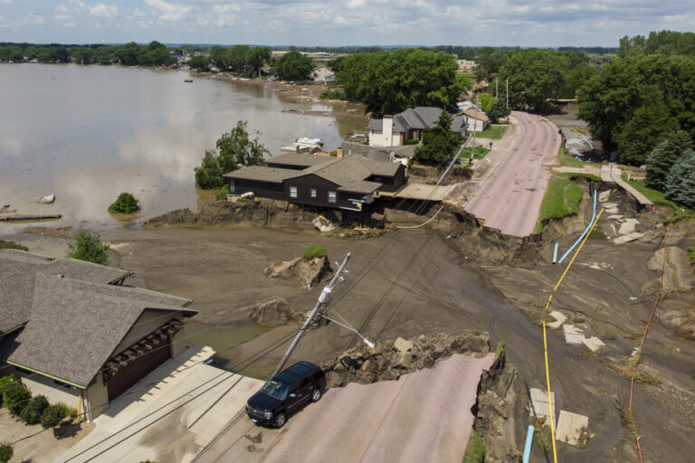 Hundreds of homes damaged by weather in the Midwest