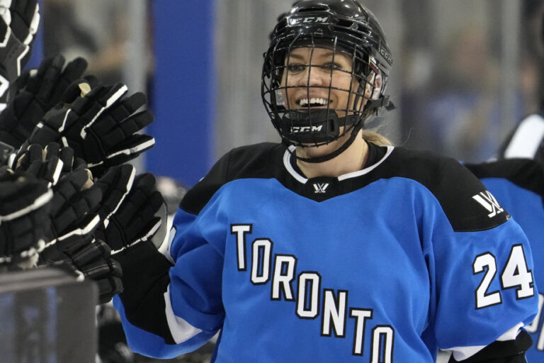 International Ice Hockey Federation |  Natalie Spooner named player of the year