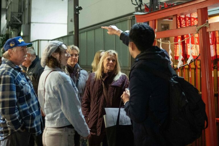 Japan |  The hidden world of snack bars opens to tourists