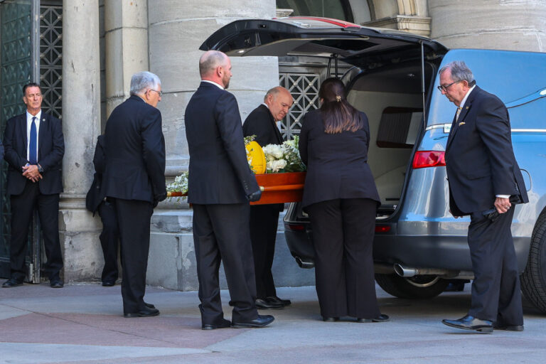 Live coverage |  The funeral of Jean-Pierre Ferland