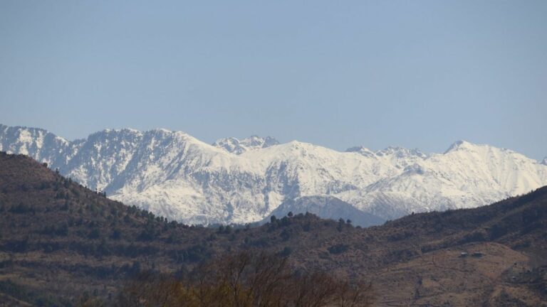 Low snowfall in Himalayas threatens water supply for nearly 2 billion people, report warns