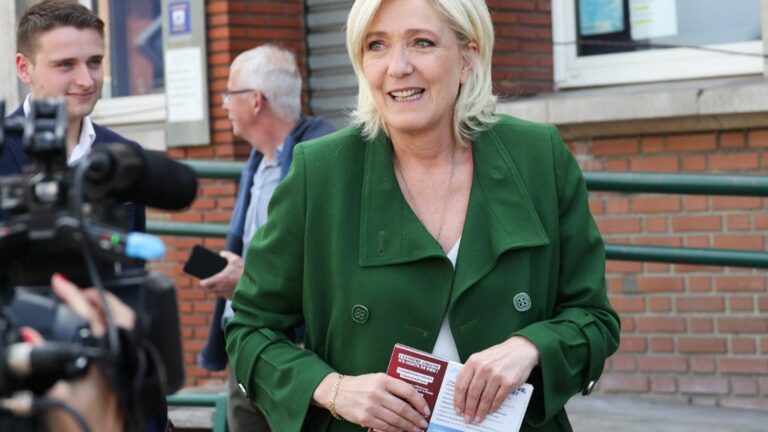 Marine Le Pen sets the tone for a possible tense cohabitation