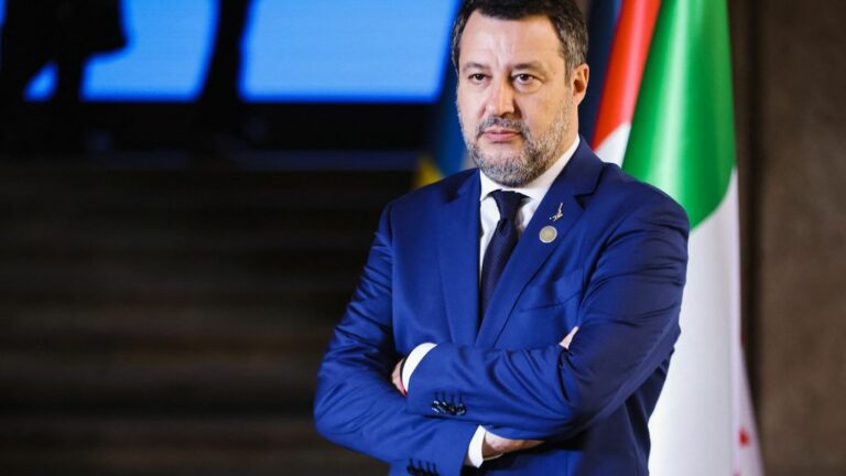 Matteo Salvini publishes a photomontage of Emmanuel Macron in combat gear