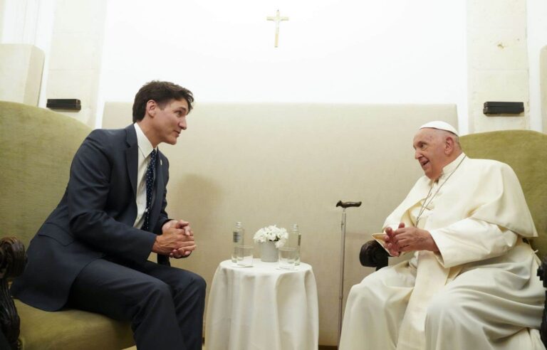 Meeting between Justin Trudeau and Pope Francis at the G7 summit in Italy