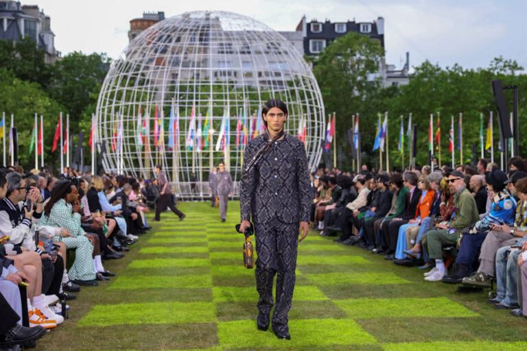 Men’s fashion week |  Pharrell Williams signs a parade-manifesto