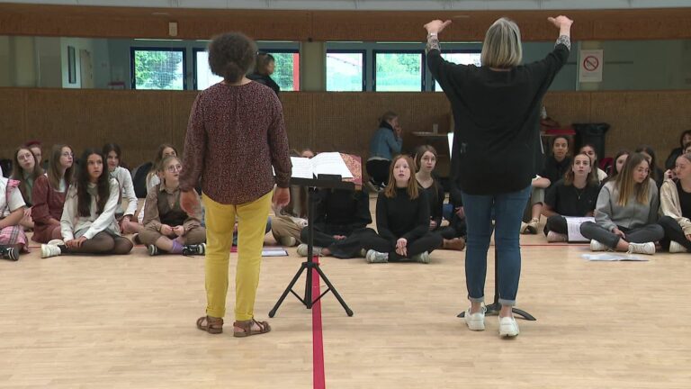 Middle school students from Nord-Isère commemorate the roundup of Izieu children in an opera