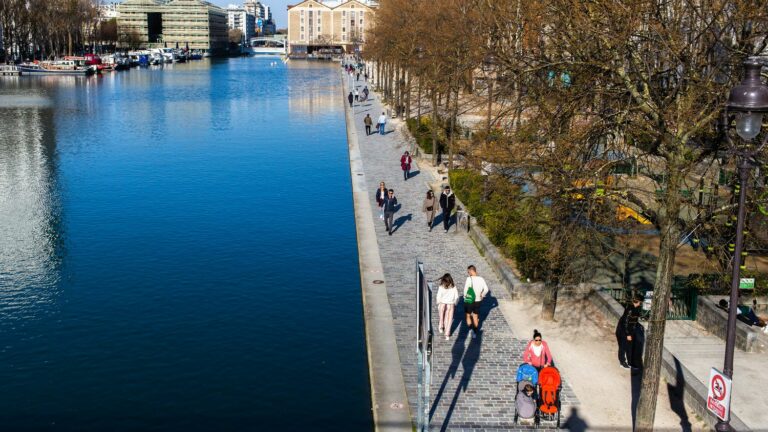 Nouari, a young migrant saves a woman from drowning in the Villette basin