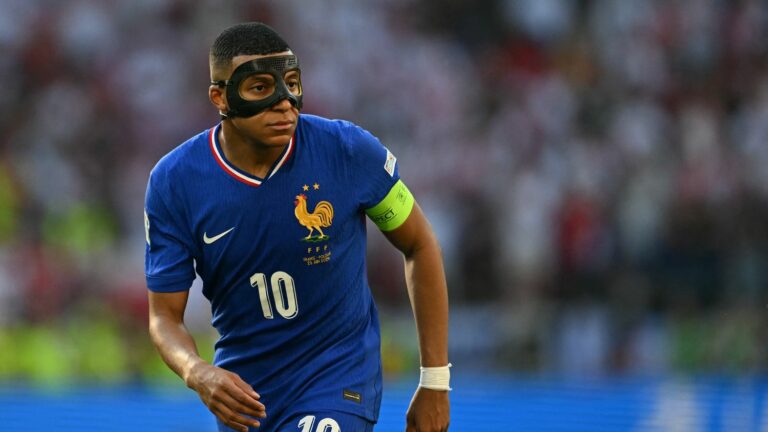 “Playing with a mask is absolute horror,” says Kylian Mbappé