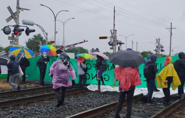 Pro-Palestinian activists blocked a railway line in Saint-Bruno-de-Montarville