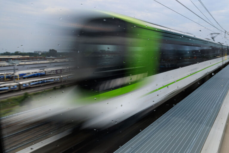 Public transportation |  The REM “deepens the deficit” of others, deplores Valérie Plante