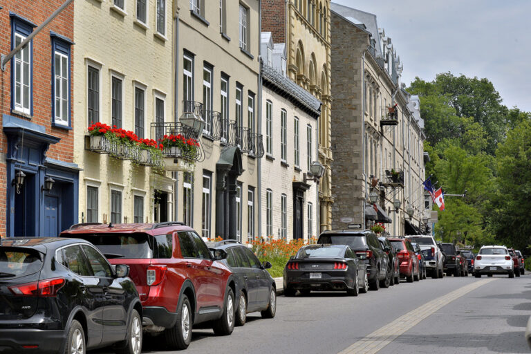 Quebec turns its back on compulsory parking